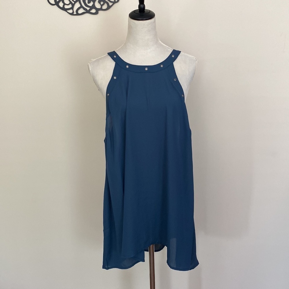 NWT Torrid Round Neck Grommet Detail Tank